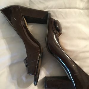 Tahari Chocolate brown peep-toe, Sz 6